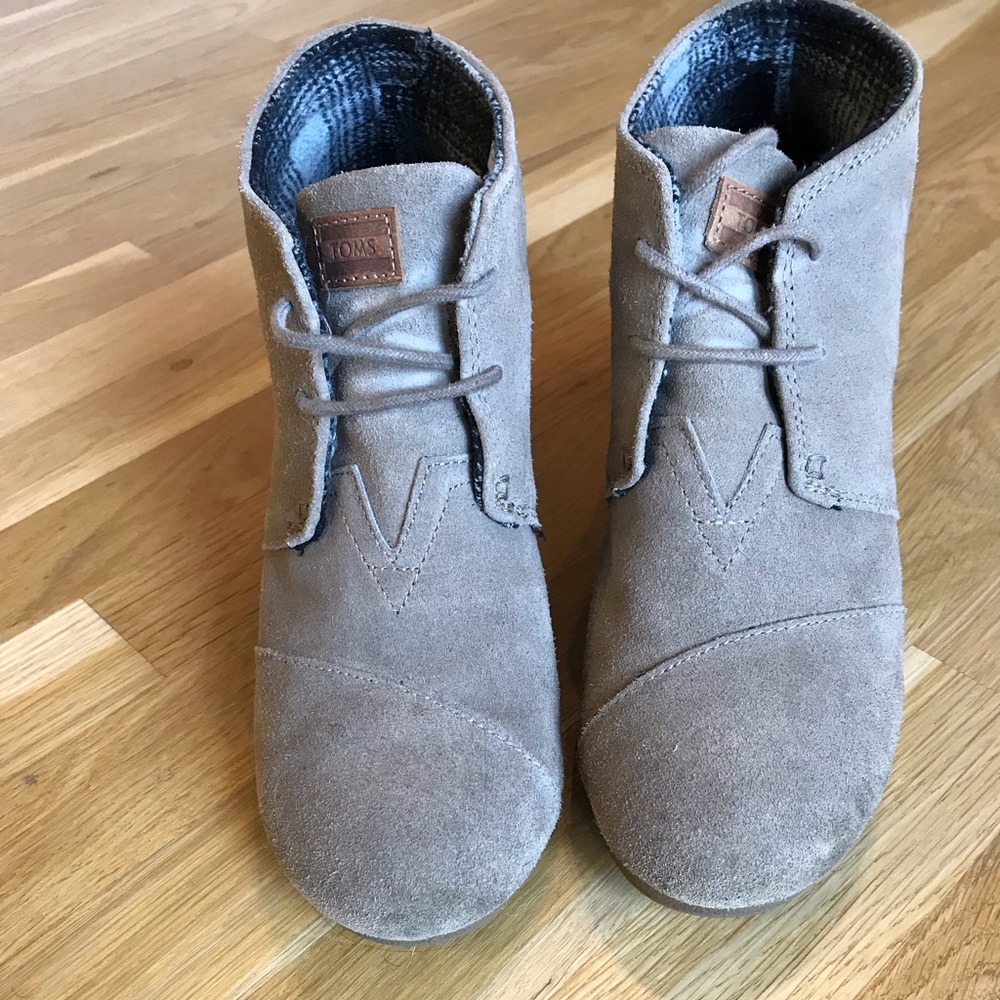 Toms wedge booties 🍂